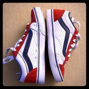 VANS OF THE WALL DOLLIN